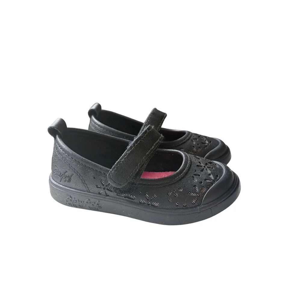 Blowfish Malibu Kids Mozzi-B-K Black Floral Laser Cut‎ Mary Jane Shoes Size 8M